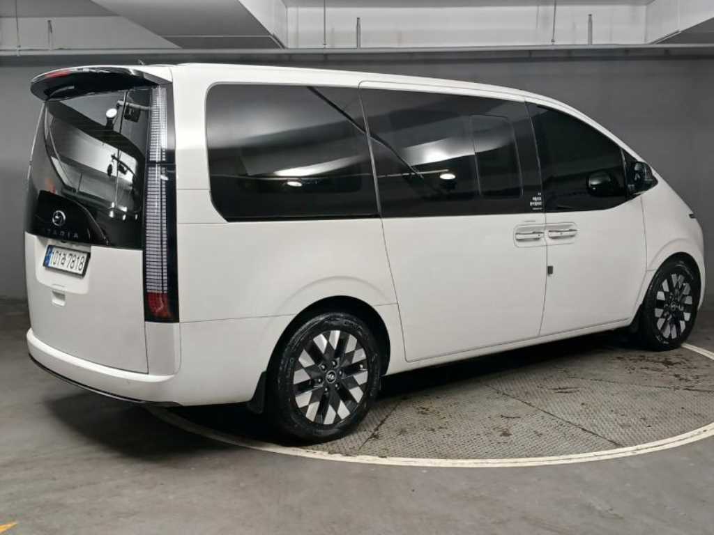 HYUNDAI Staria - Vista 4