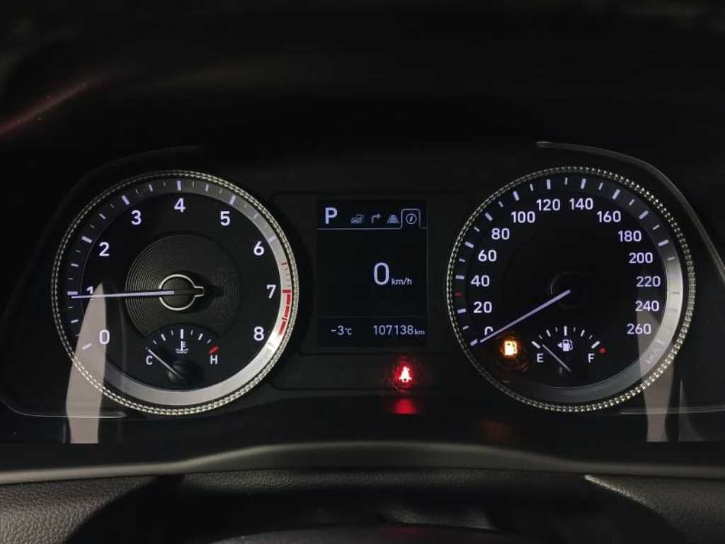 HYUNDAI Sonata - Vista 10