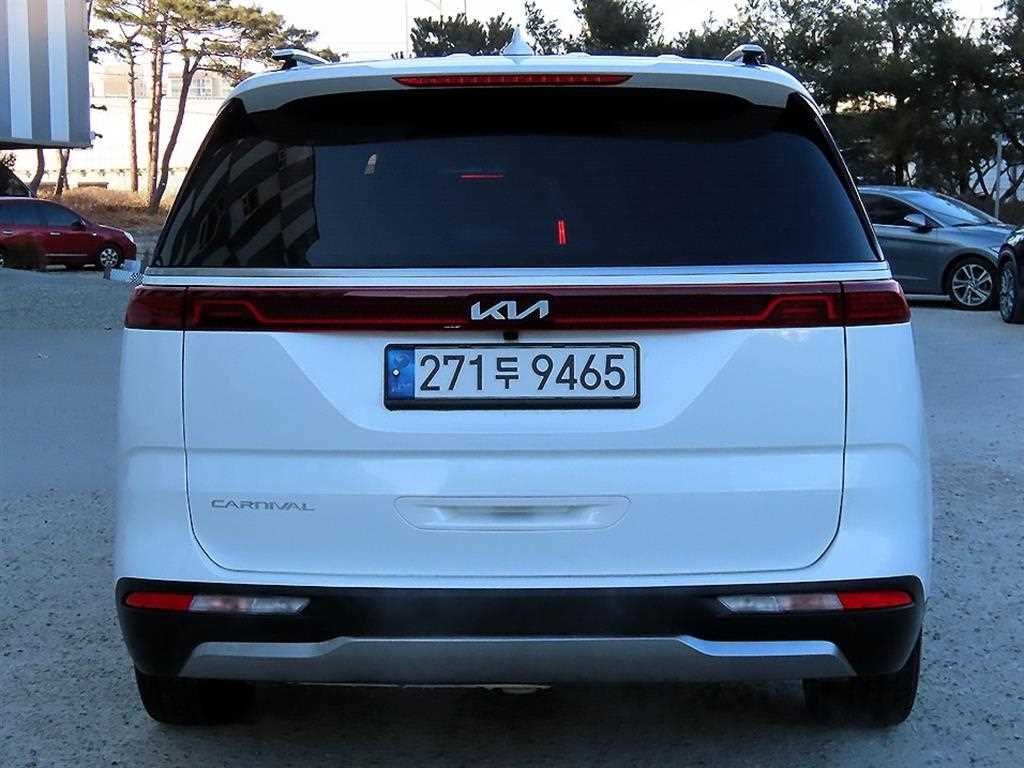 KIA Carnival - Vista 4
