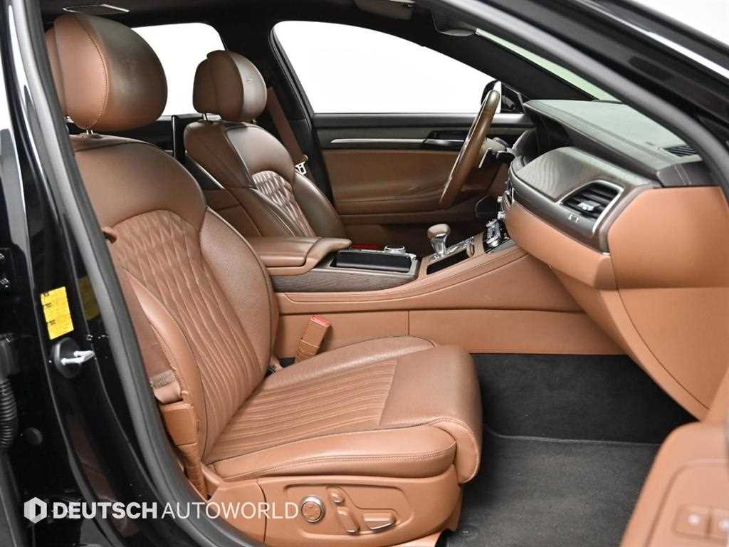Genesis G90 - Vista 10