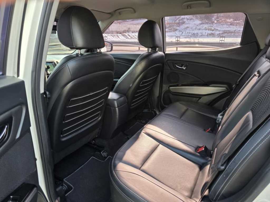 Ssangyong Tivoli 2019 Blanco - Importación desde Corea - HF Imports Iquique - Foto 13