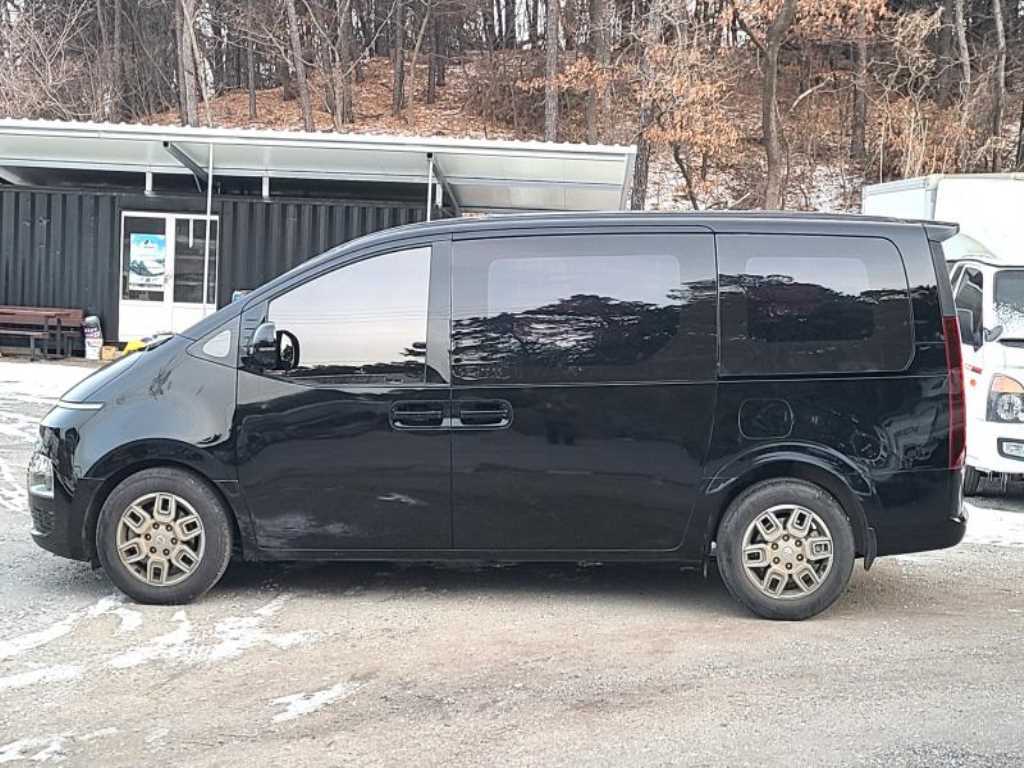 HYUNDAI Staria - Vista 6