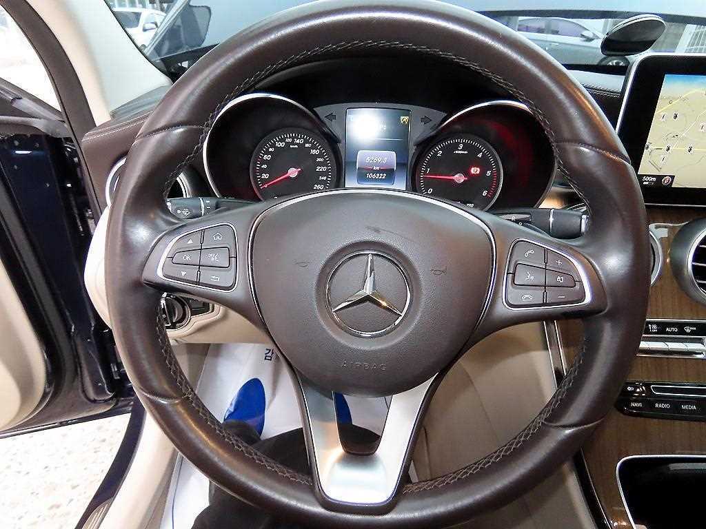 Mercedes Benz C Class - Vista 8