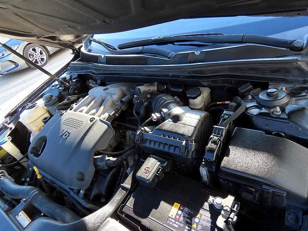 KIA K7 2011 Negro - Importación desde Corea - HF Imports Iquique - Foto 18