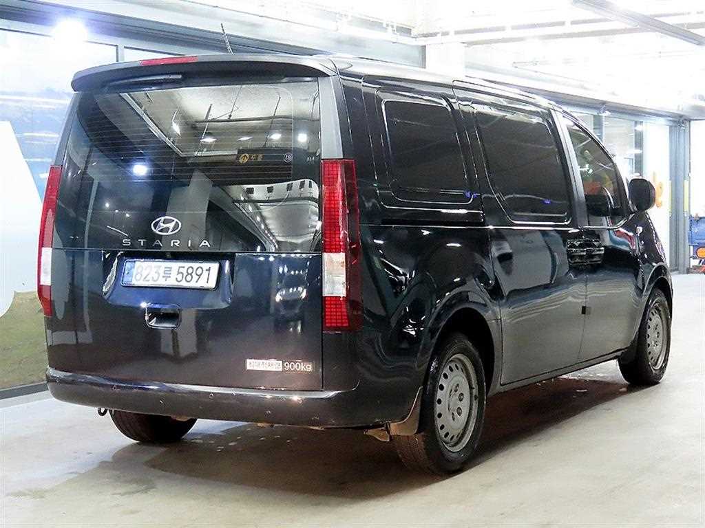 HYUNDAI Staria - Vista 4