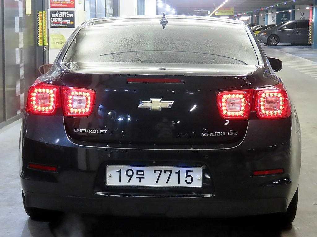 Chevrolet Malibu - Vista 5