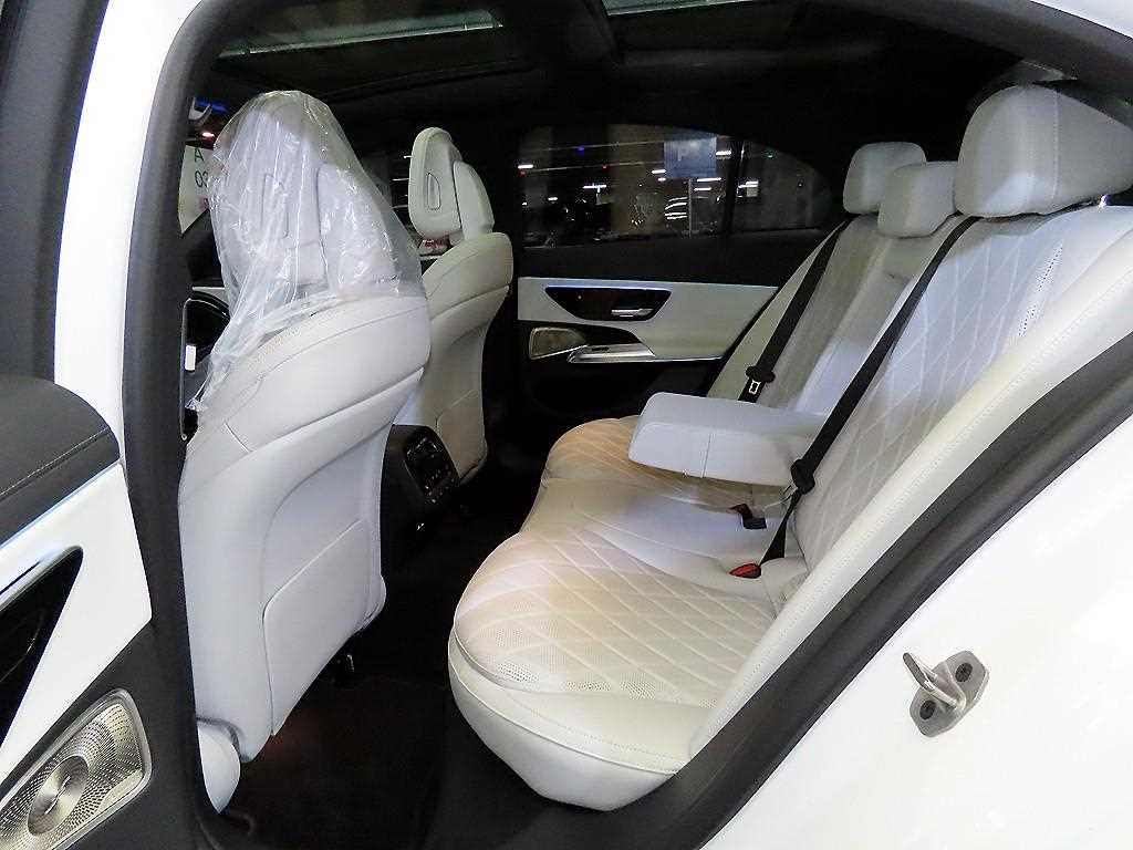 Mercedes Benz E class - Vista 8