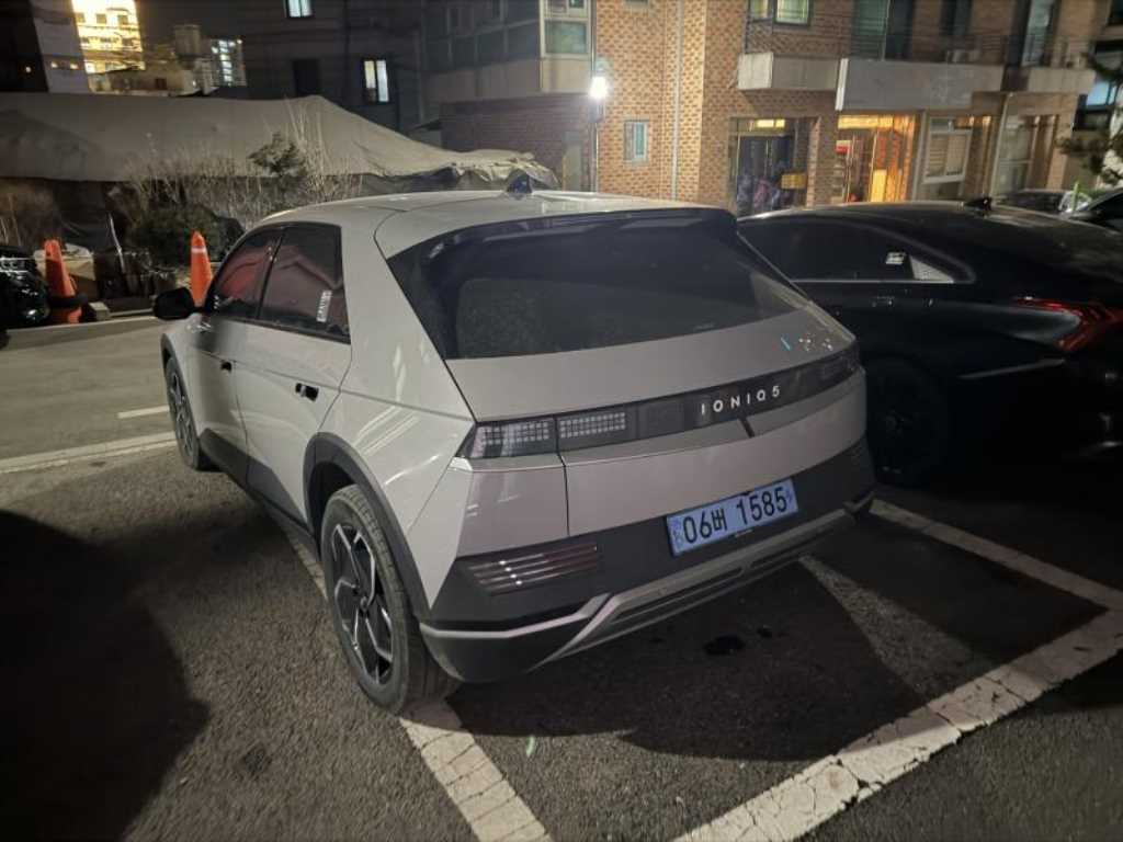 HYUNDAI Ioniq 5 - Vista 3