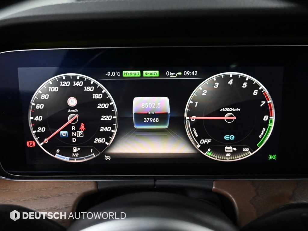 Mercedes Benz E class - Vista 8