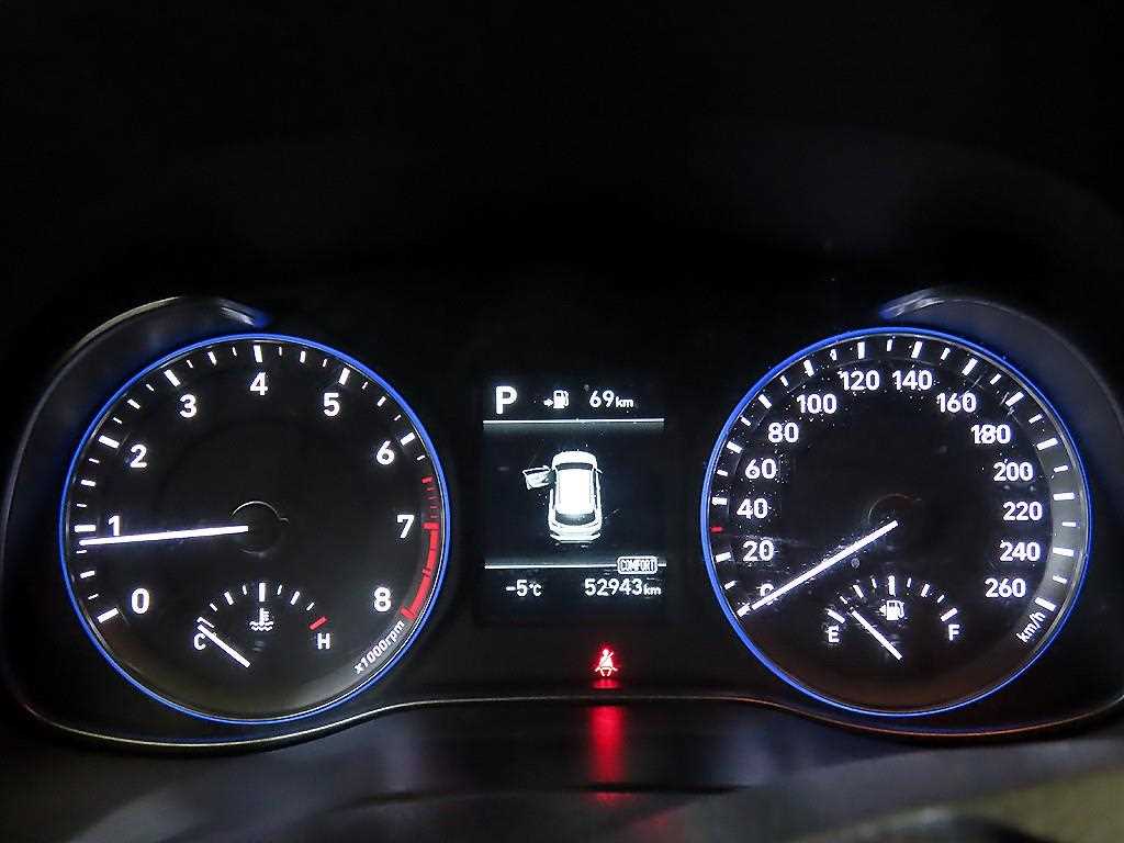 HYUNDAI Kona - Vista 9