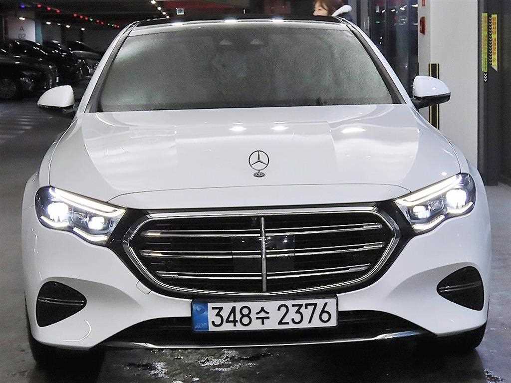 Mercedes Benz E class - Vista 3