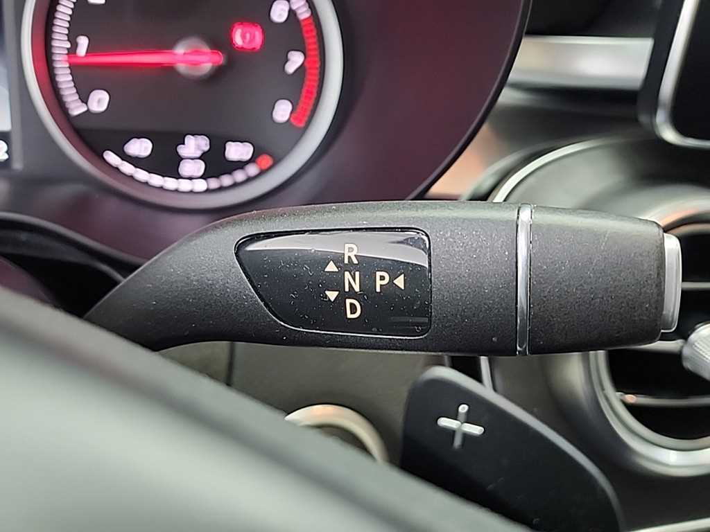 Mercedes Benz GLC Class - Vista 8