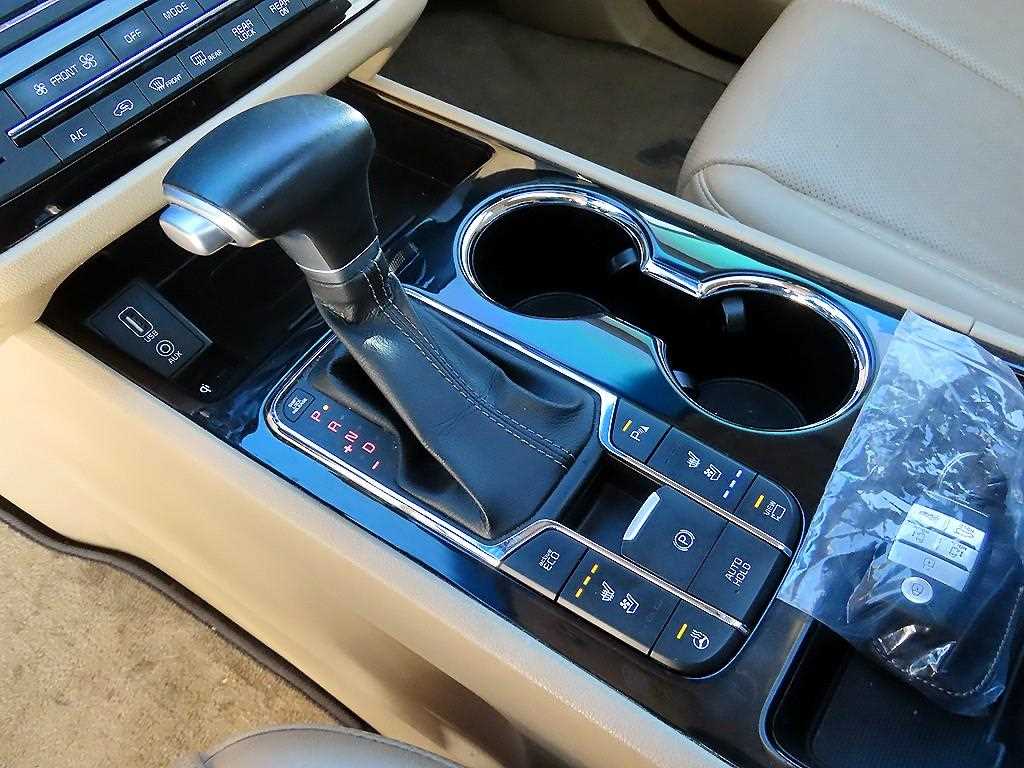 KIA Carnival - Vista 10