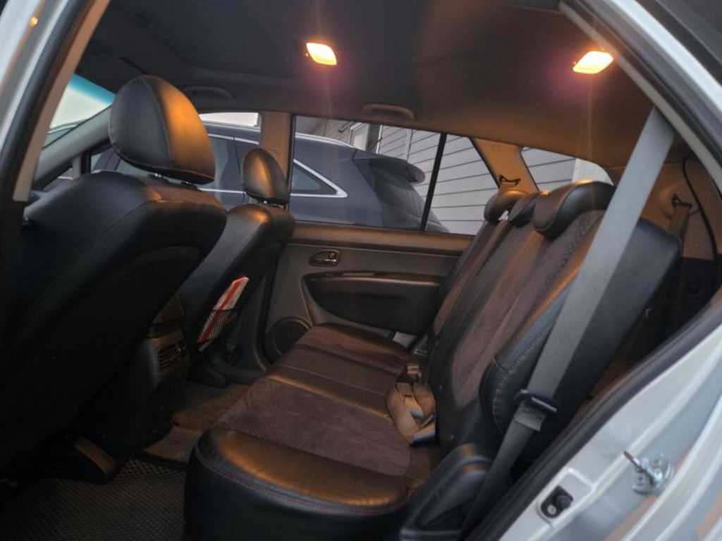 KIA Carens - Vista 12