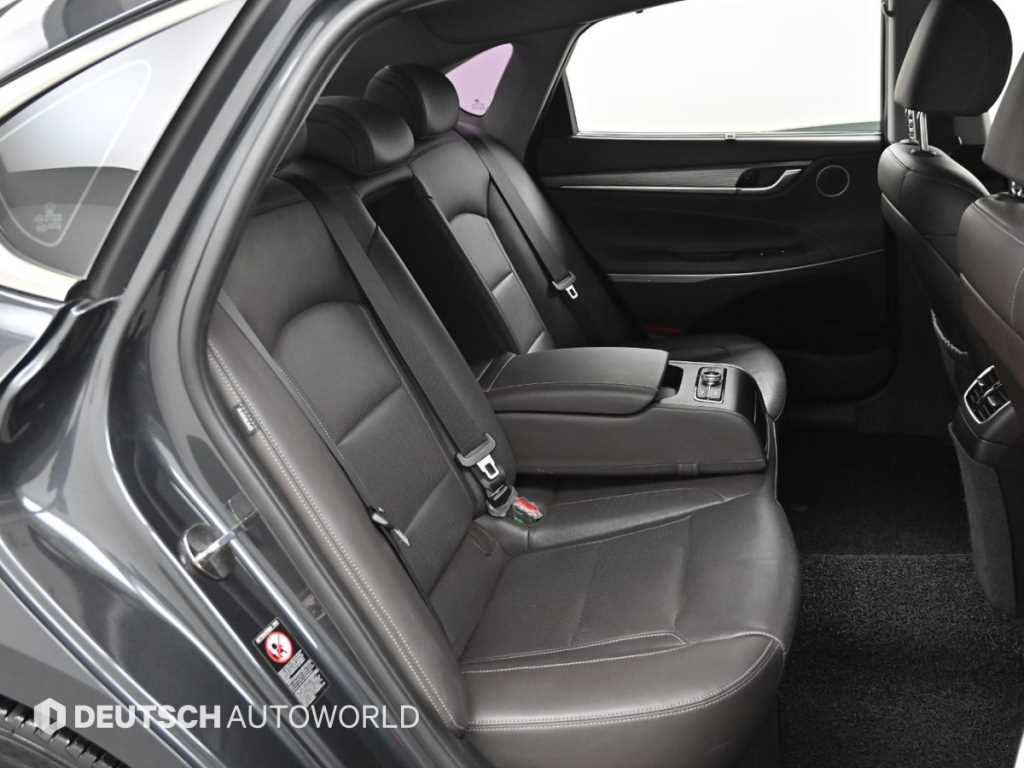 HYUNDAI Grandeur - Vista 12