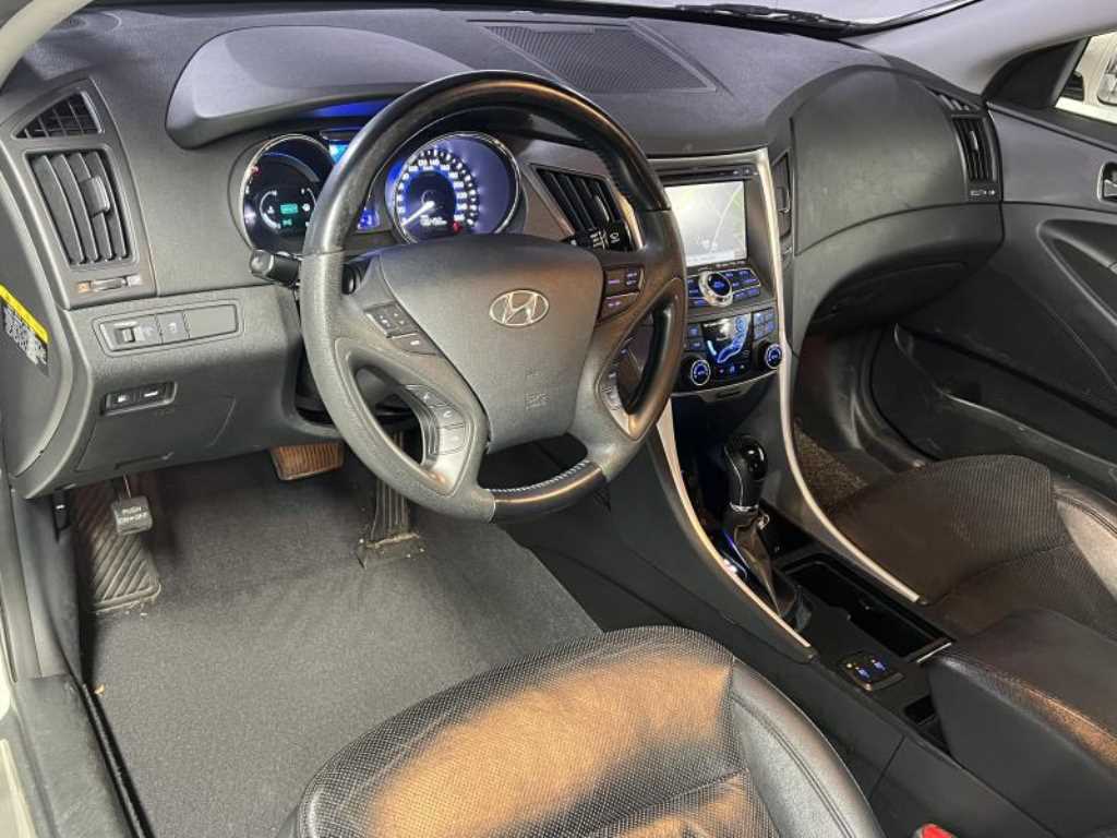 HYUNDAI Sonata - Vista 9