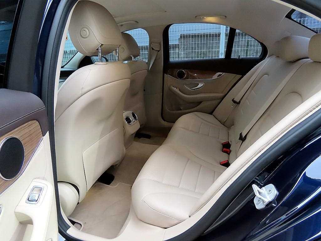 Mercedes Benz C Class - Vista 6