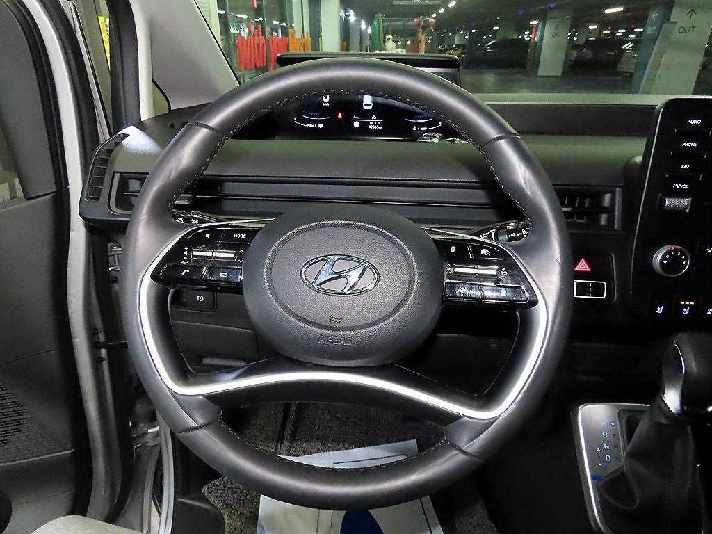 HYUNDAI Staria - Vista 8