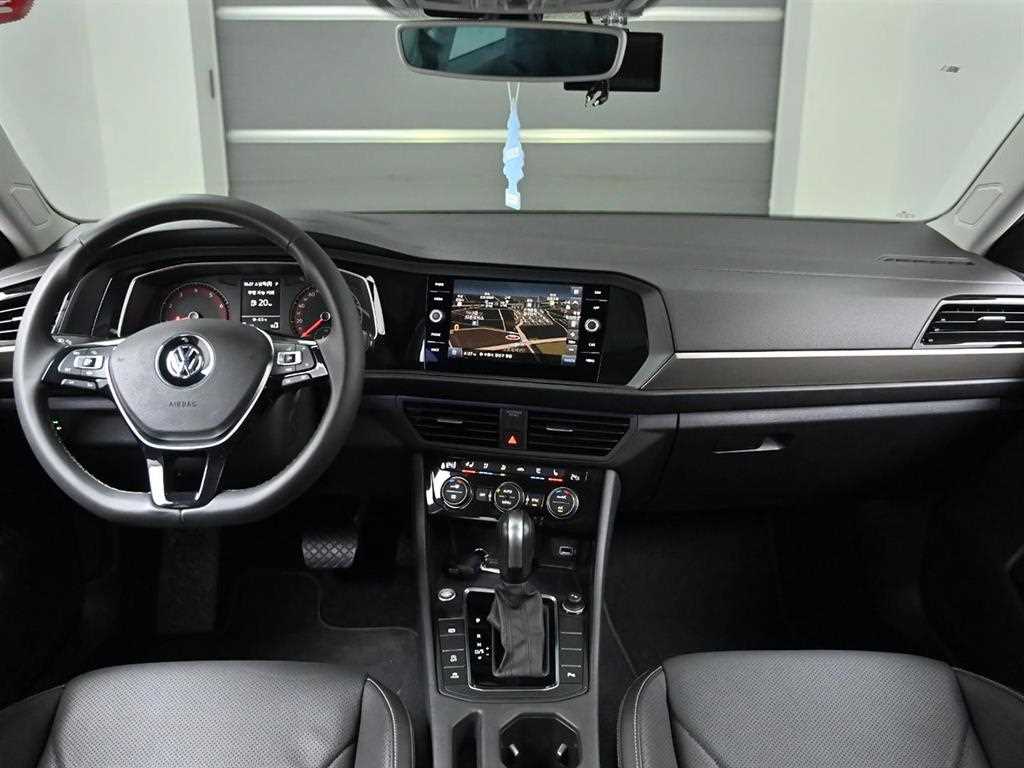 Volkswagen Jetta - Vista 7