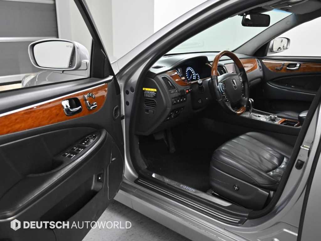 HYUNDAI Equus - Vista 11