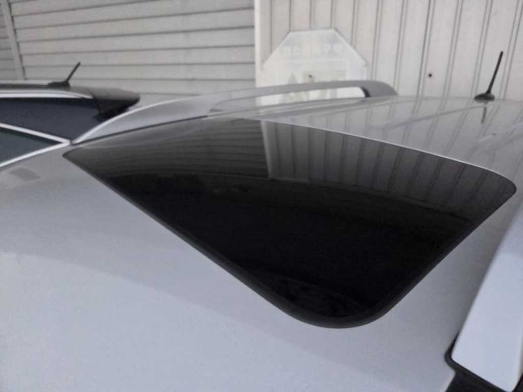 KIA Carens - Vista 11