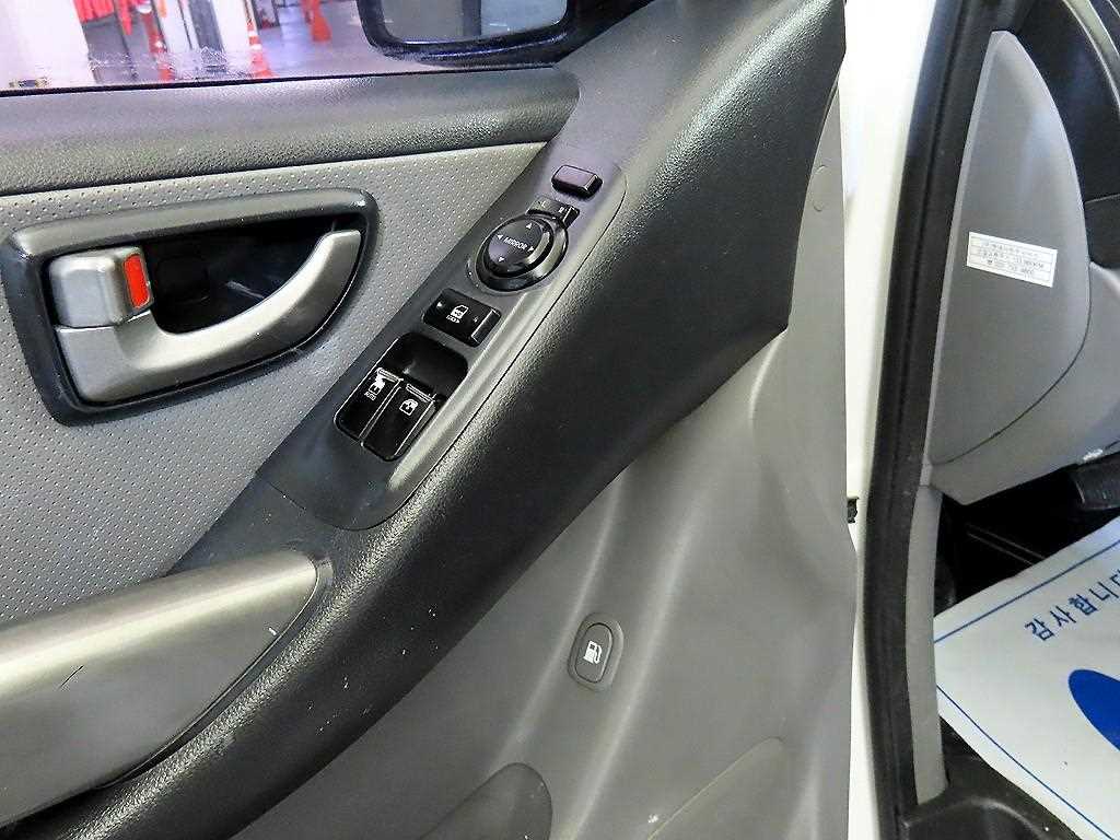 HYUNDAI Starex 2015 Blanco - Importación desde Corea - HF Imports Iquique - Foto 13