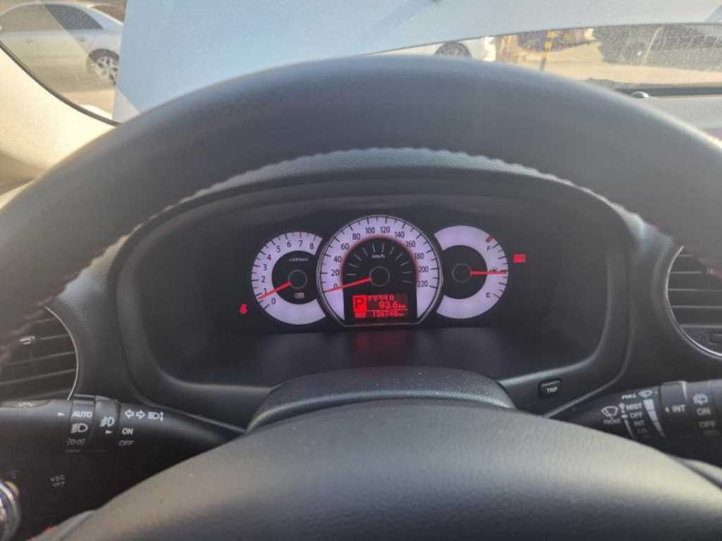 KIA Carens - Vista 7