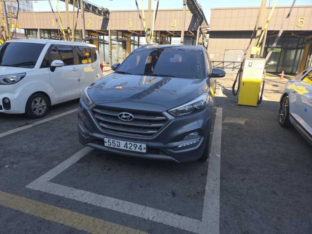 HYUNDAI Tucson 2016 Gris - Importación desde Corea - HF Imports Iquique - Foto 1