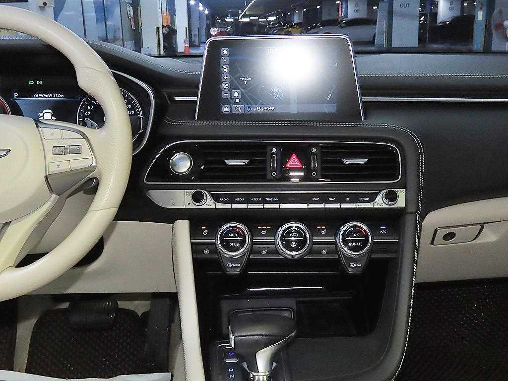 Genesis G70 - Vista 11