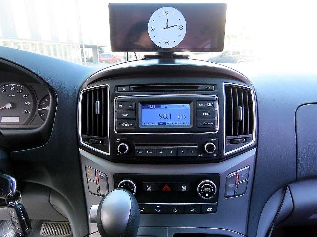 HYUNDAI Starex 2017 Gris - Importación desde Corea - HF Imports Iquique - Foto 14