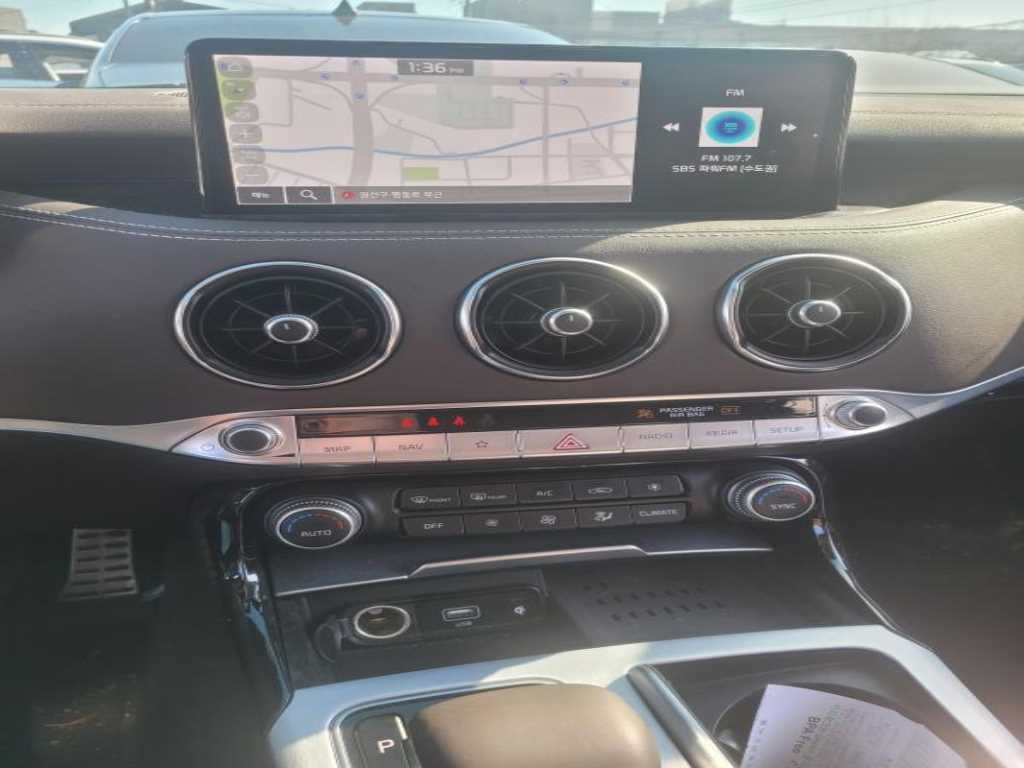 KIA Stinger - Vista 8