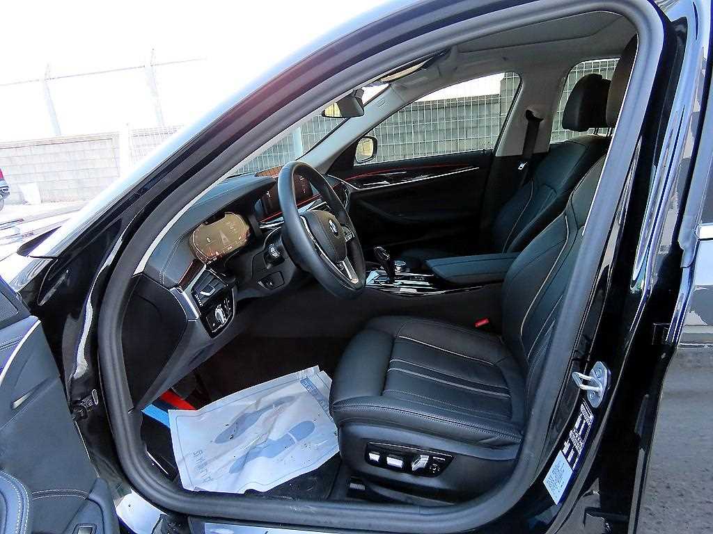 BMW 5 Series - Vista 5