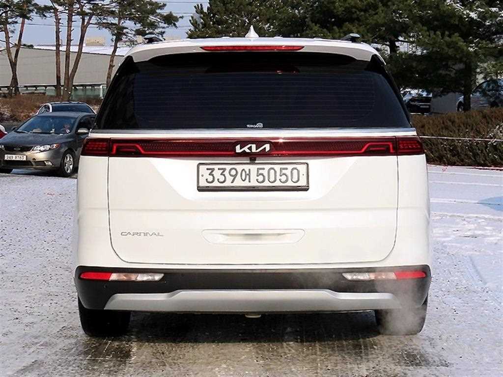 KIA Carnival - Vista 4