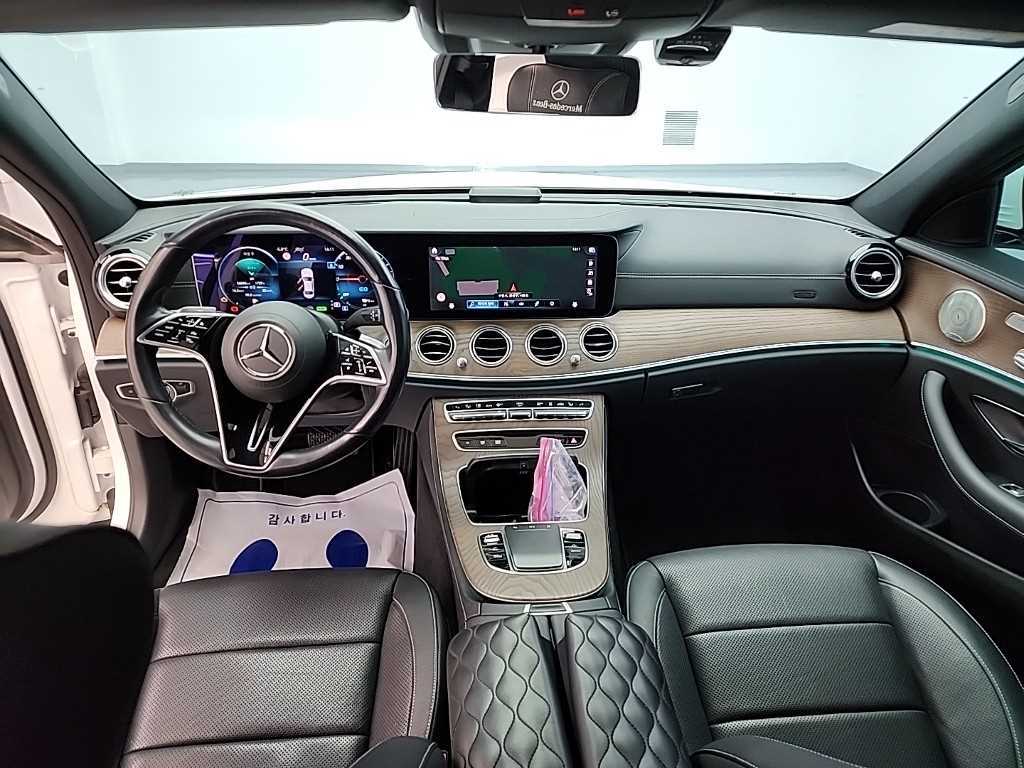 Mercedes Benz E class - Vista 7