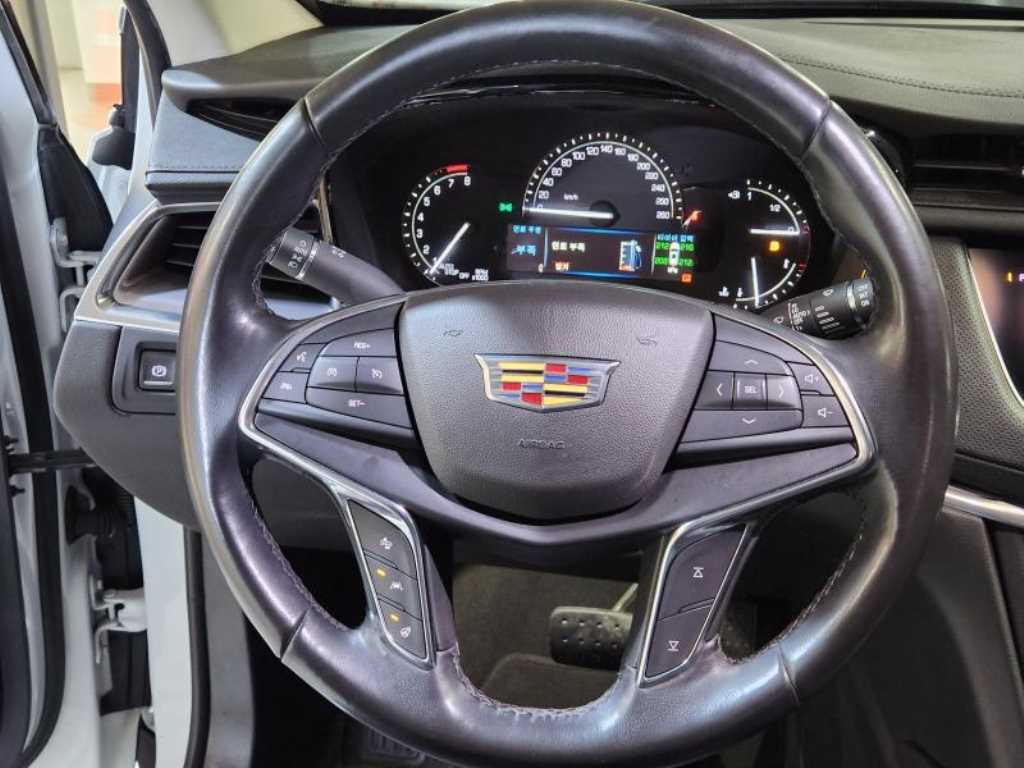 Cadillac XT5 - Vista 9