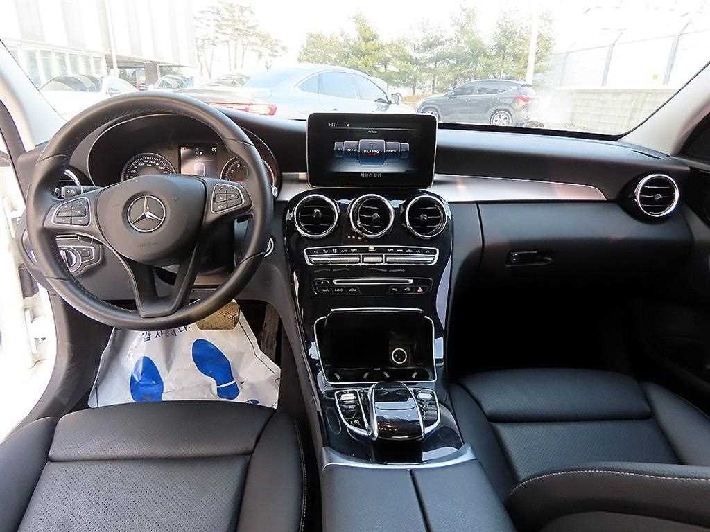 Mercedes Benz C Class - Vista 7