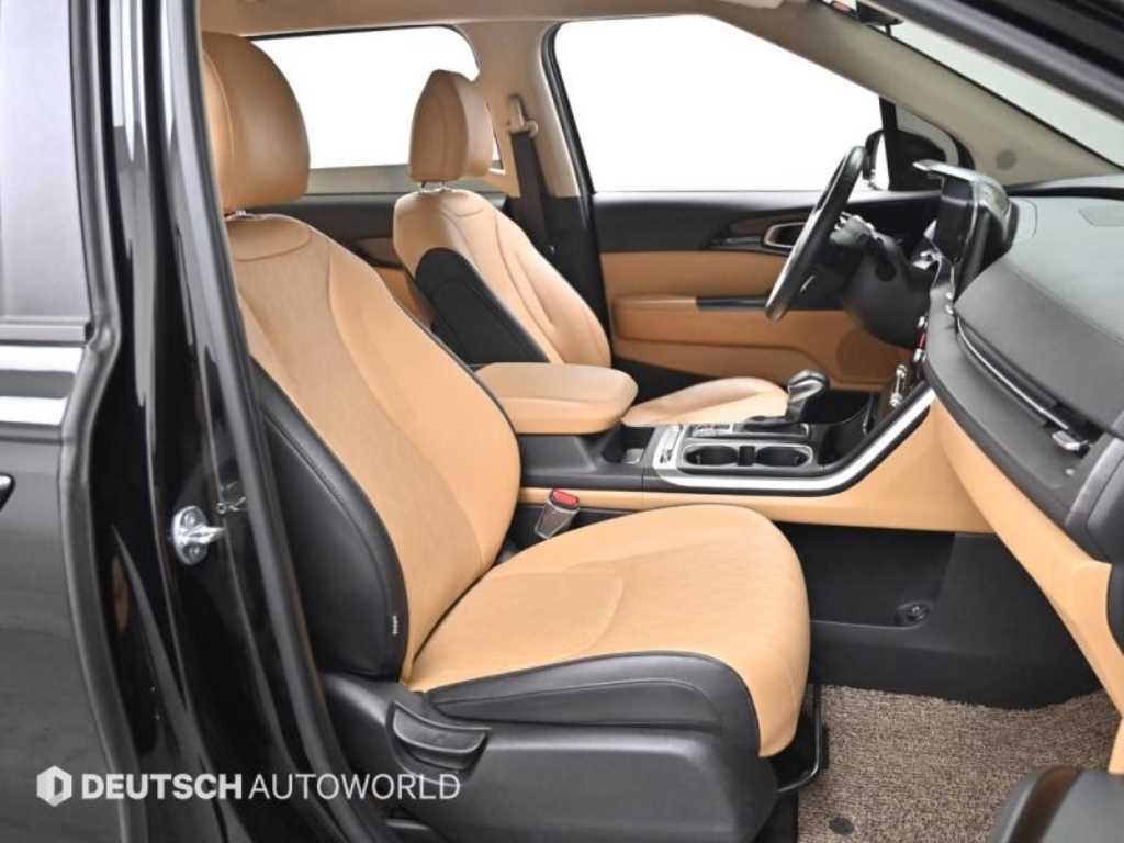 KIA Carnival - Vista 10