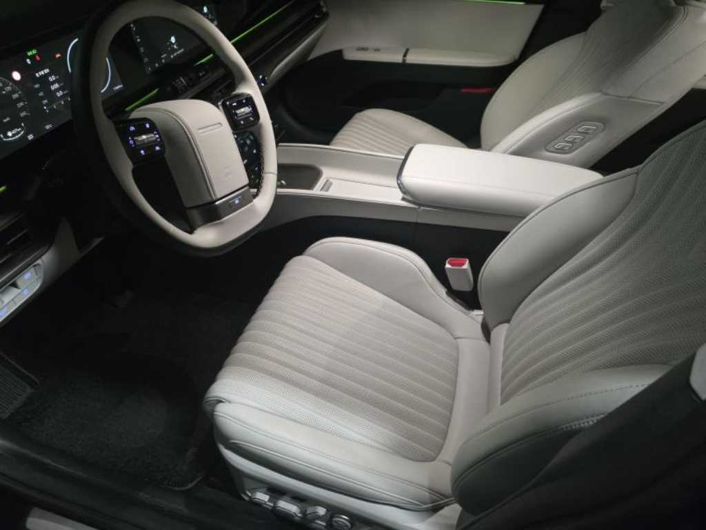 HYUNDAI Grandeur - Vista 7