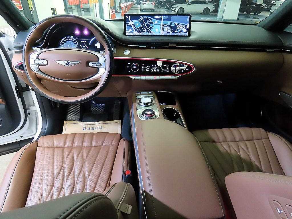 Genesis GV70 - Vista 10