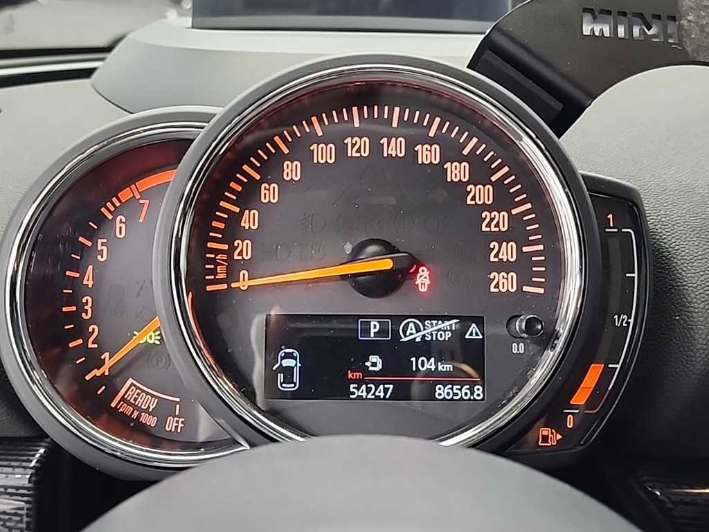 Mini Clubman - Vista 6