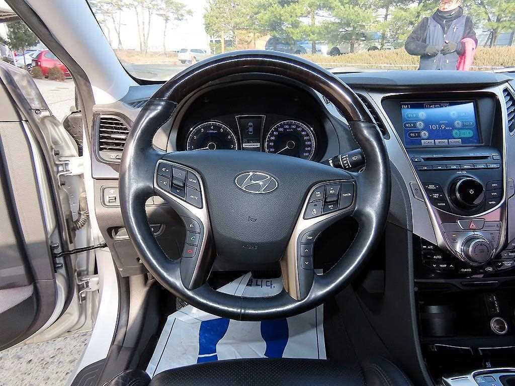 HYUNDAI Grandeur - Vista 8