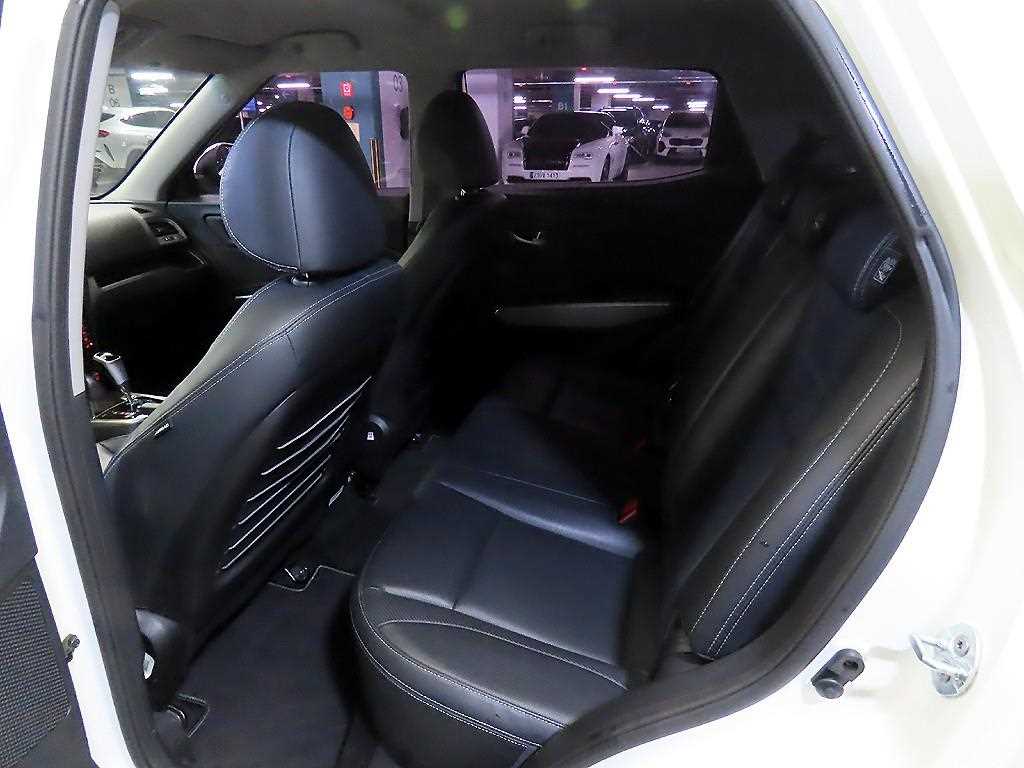 Ssangyong Tivoli - Vista 7