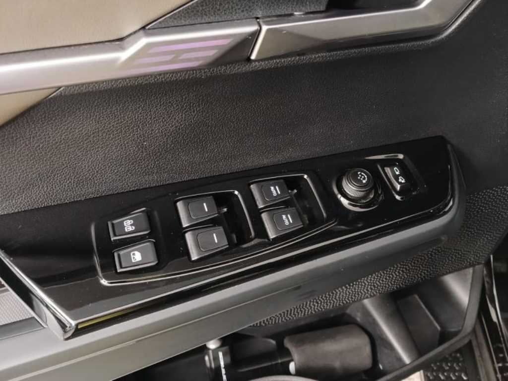 Ssangyong Torres - Vista 9