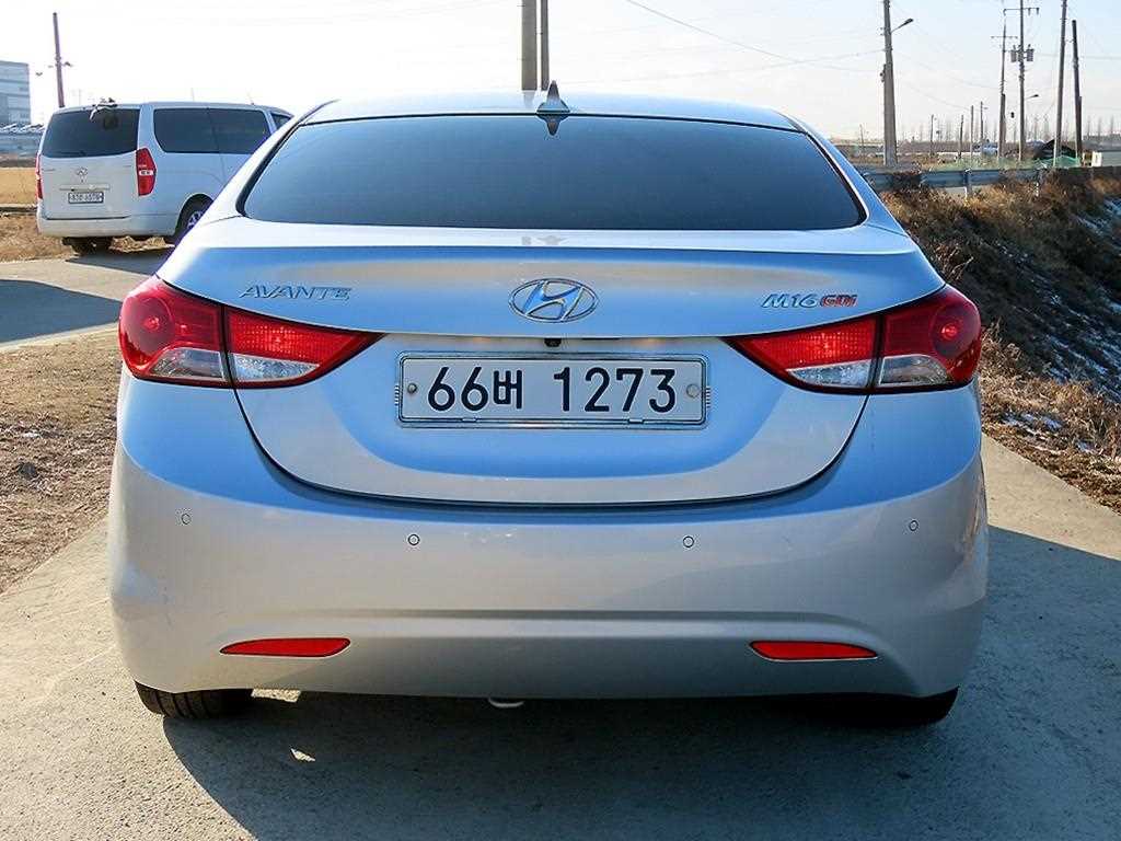 HYUNDAI Avante - Vista 4