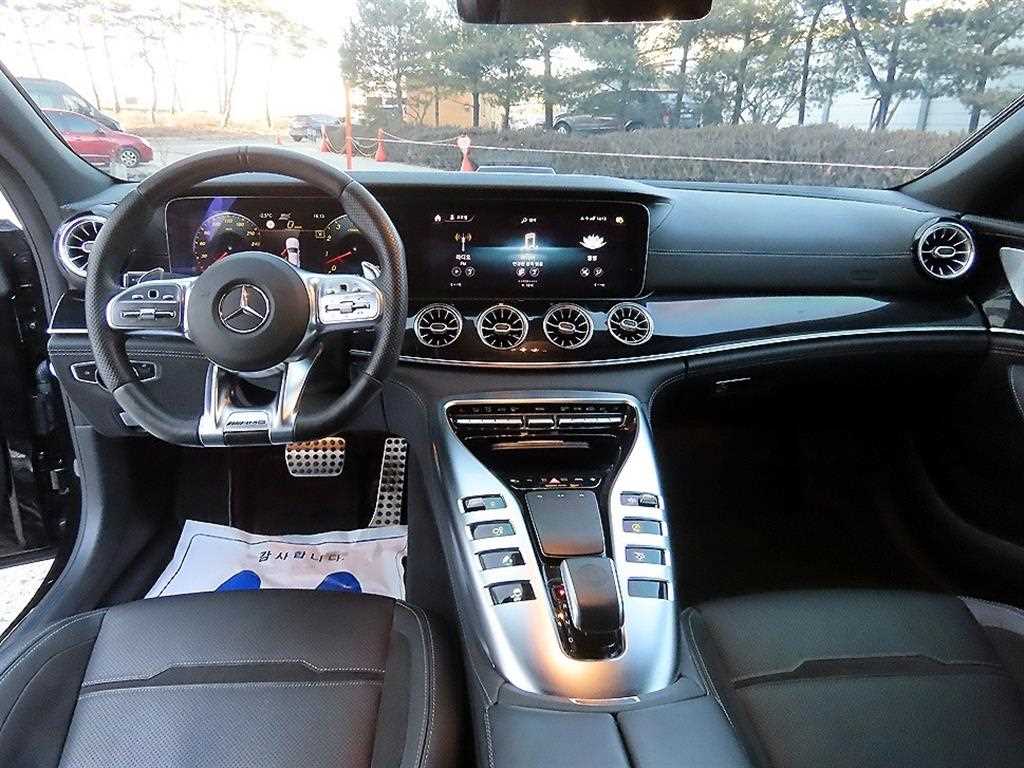 Mercedes Benz AMG GT - Vista 7