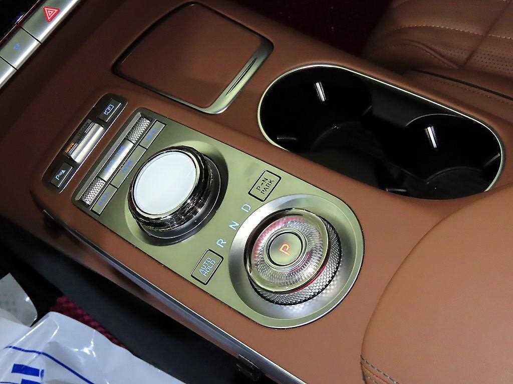 Genesis GV70 - Vista 12