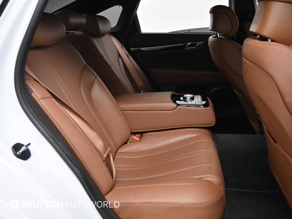 Genesis G80 - Vista 12