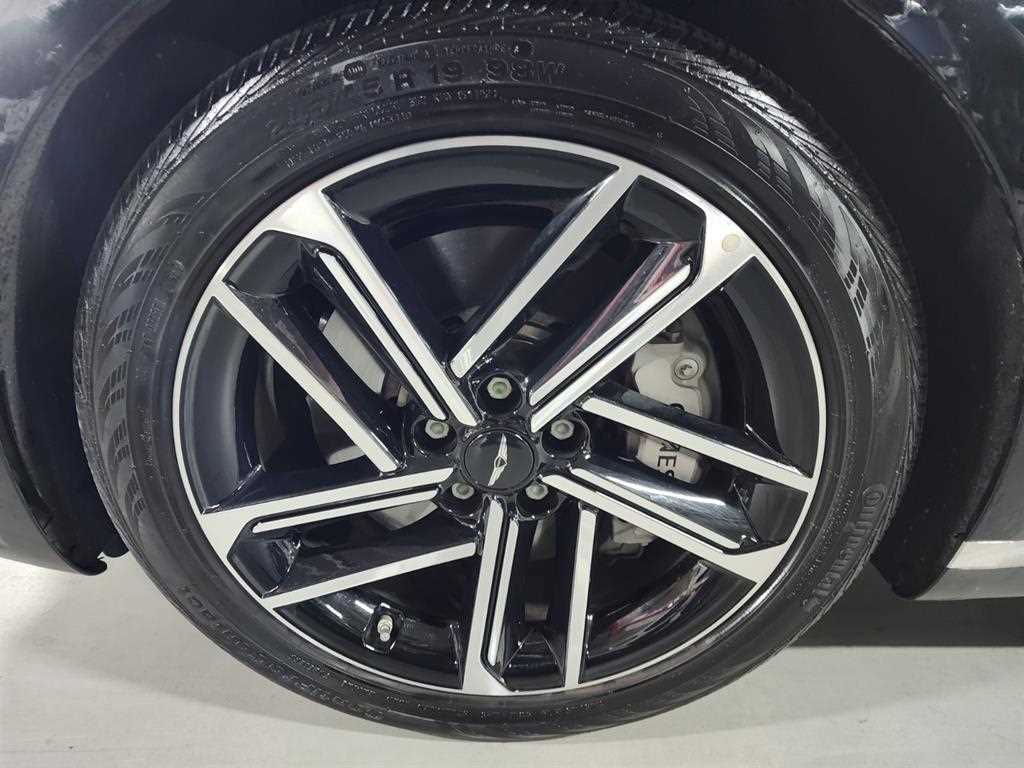 Genesis G80 2025 Negro - Importación desde Corea - HF Imports Iquique - Foto 18