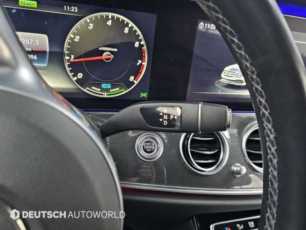 Mercedes Benz E class - Vista 9