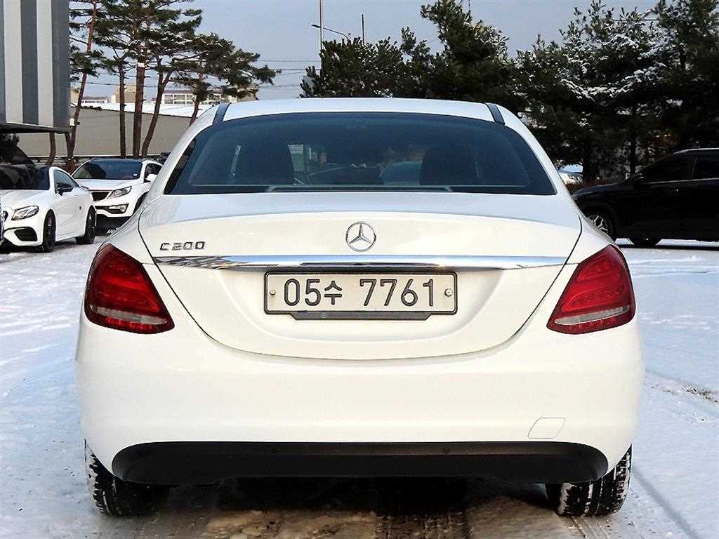 Mercedes Benz C Class - Vista 4